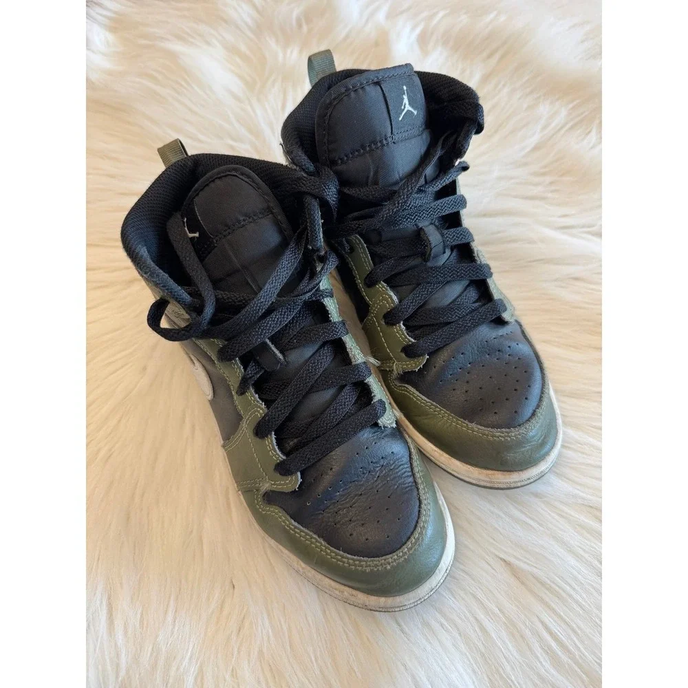 Nike Air‎ Jordan mid size 3Y green black GUC